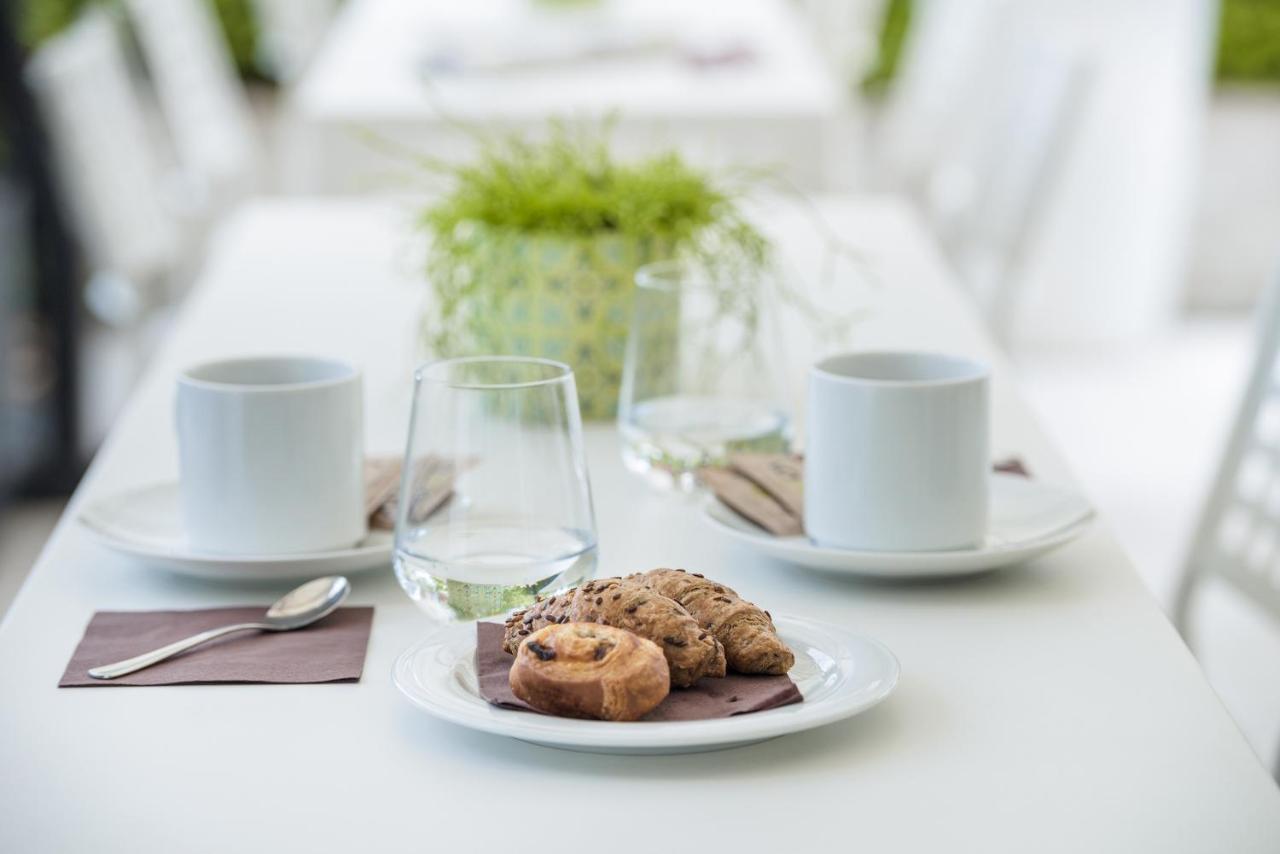 Hatelier Garda Home By Enjoy Garda Hotel Peschiera del Garda Esterno foto