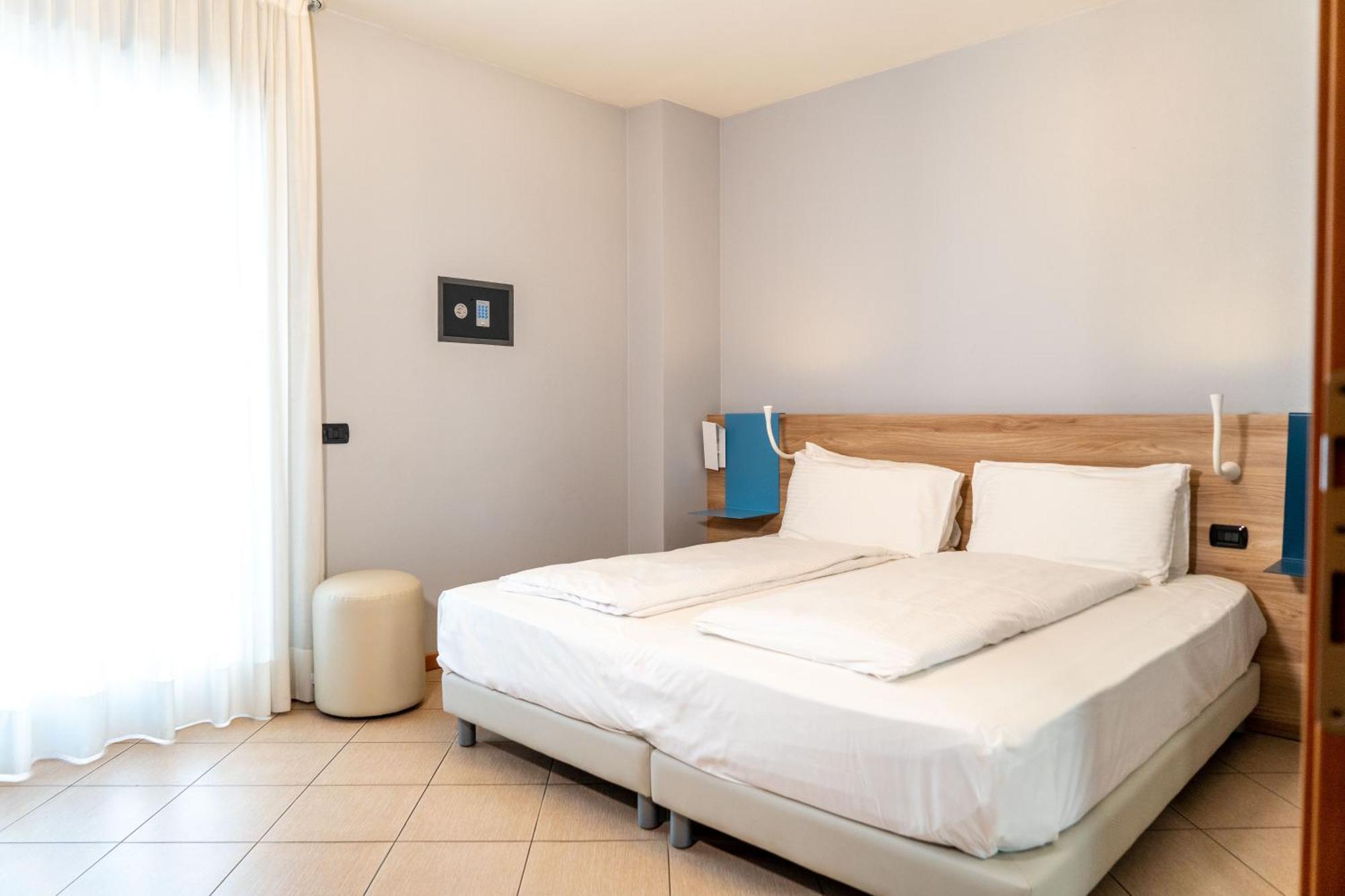 Hatelier Garda Home By Enjoy Garda Hotel Peschiera del Garda Esterno foto
