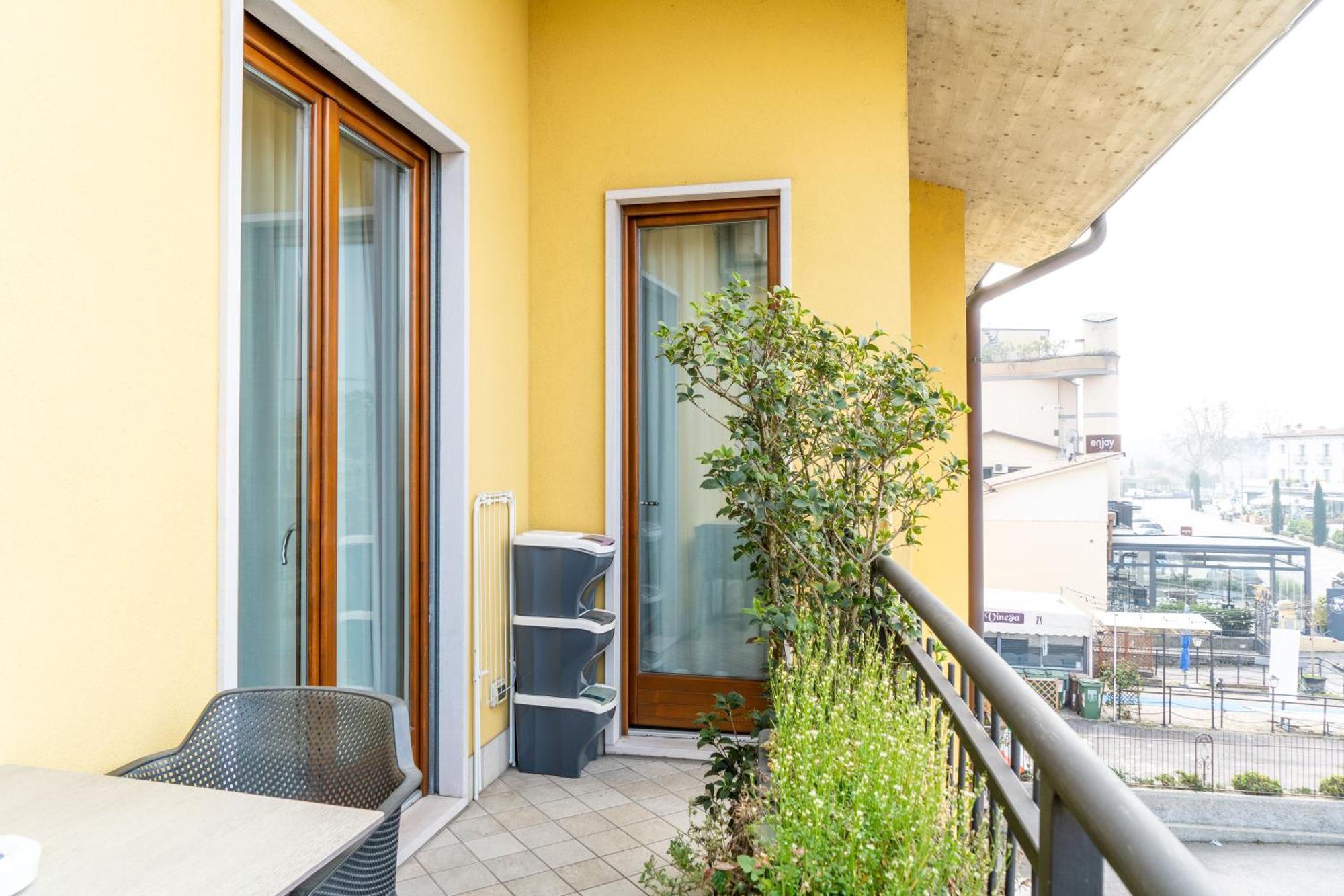 Hatelier Garda Home By Enjoy Garda Hotel Peschiera del Garda Esterno foto