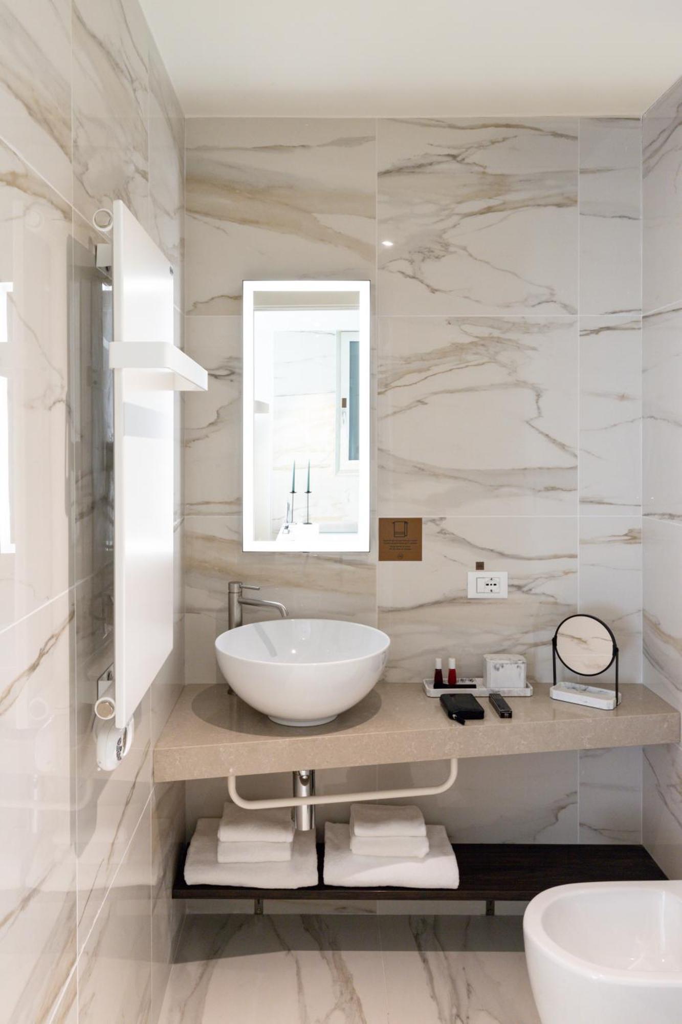 Hatelier Garda Home By Enjoy Garda Hotel Peschiera del Garda Esterno foto
