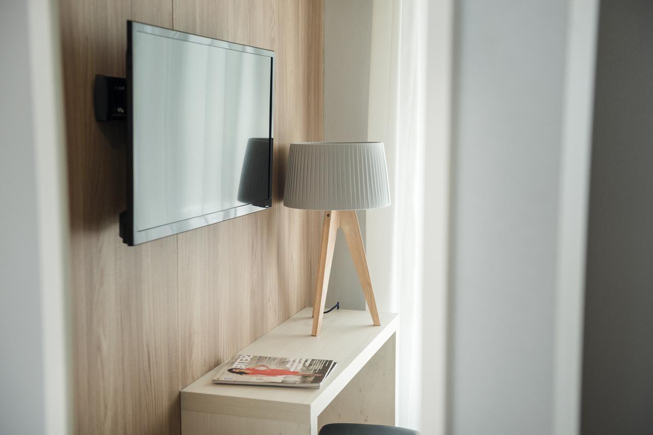 Hatelier Garda Home By Enjoy Garda Hotel Peschiera del Garda Esterno foto