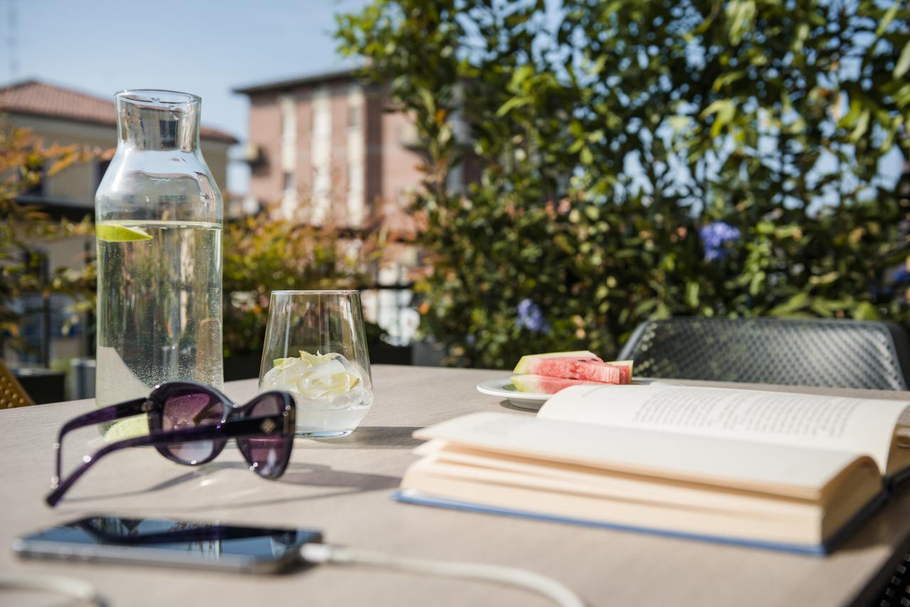Hatelier Garda Home By Enjoy Garda Hotel Peschiera del Garda Esterno foto
