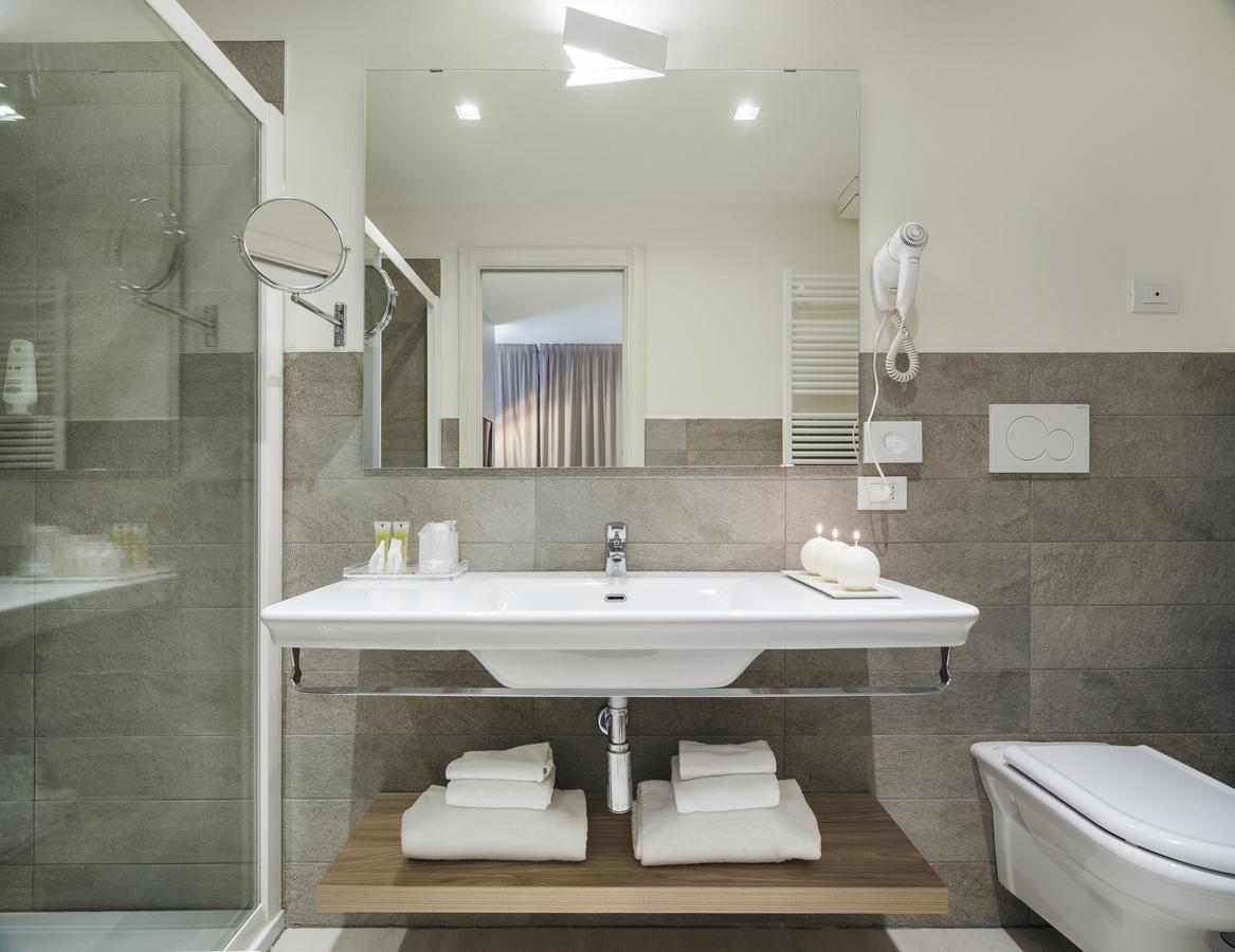 Hatelier Garda Home By Enjoy Garda Hotel Peschiera del Garda Esterno foto