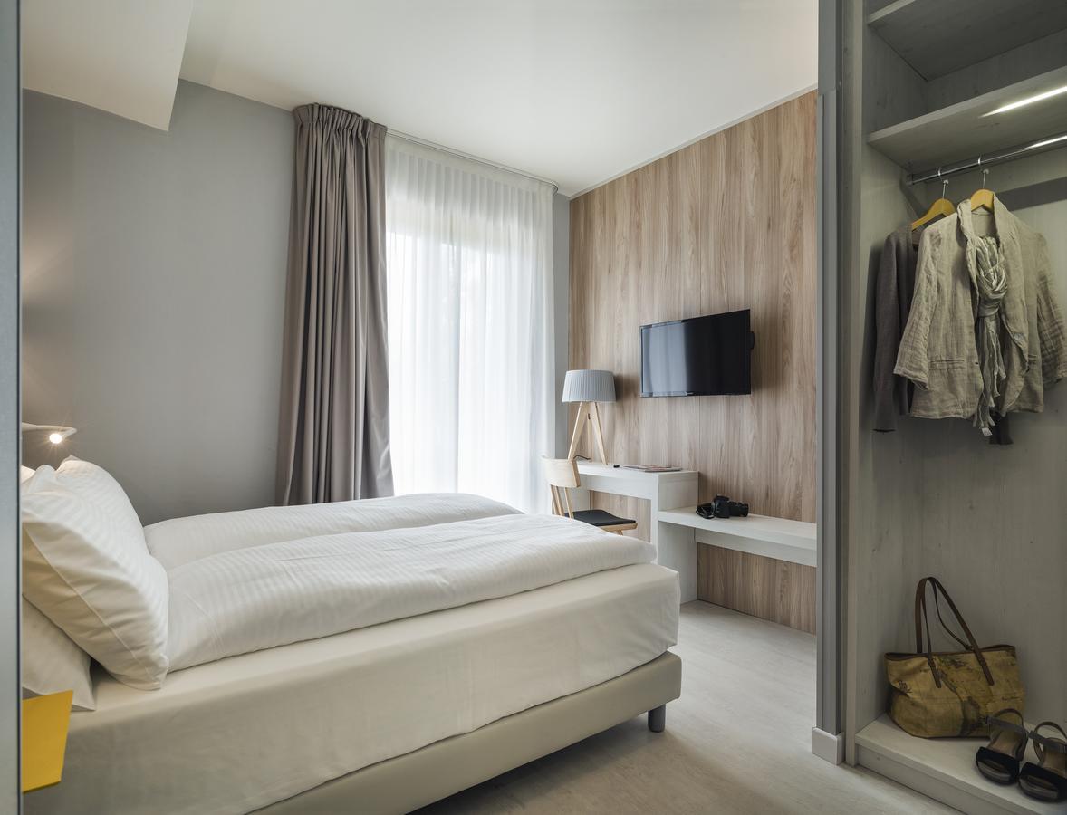 Hatelier Garda Home By Enjoy Garda Hotel Peschiera del Garda Esterno foto